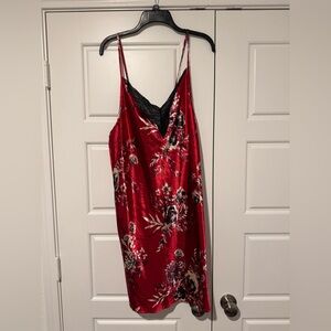 Gilligan & O'Malley Red Floral Chemise with Black Lace